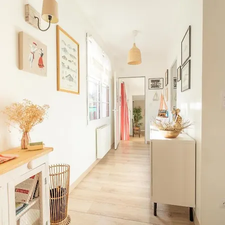 Typique Avec A Pied *