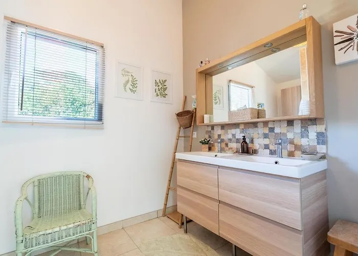 Typique Avec A Pied Villa